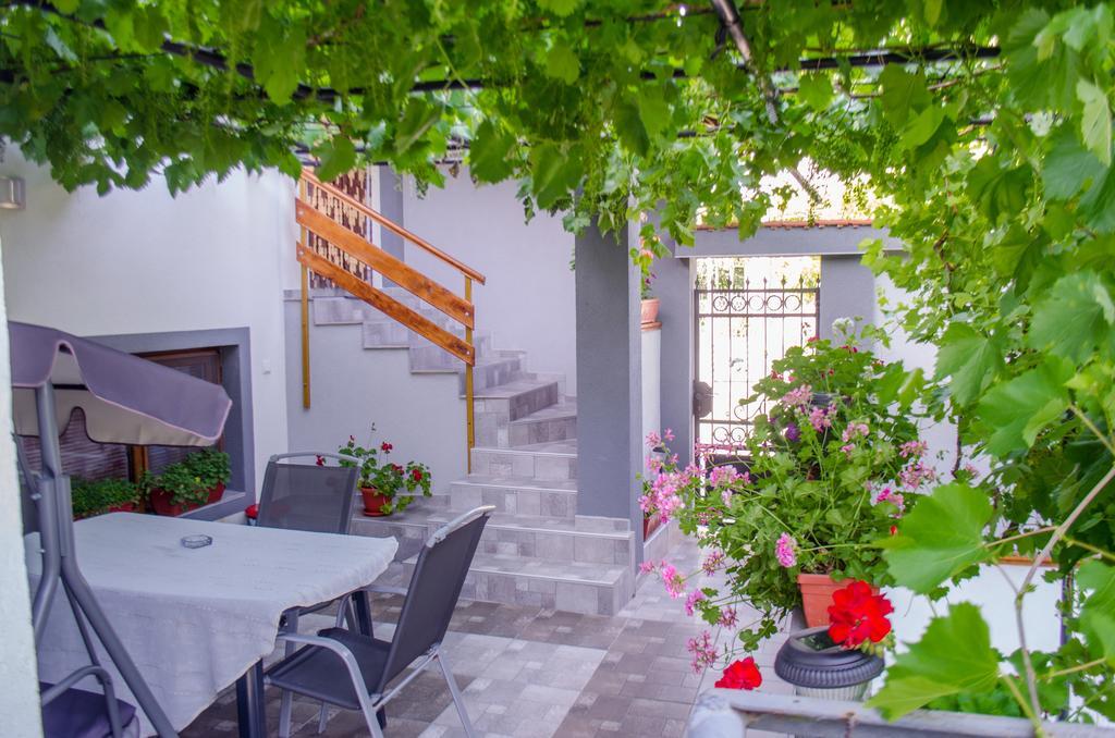 Guesthouse Juli Sapareva Banya Bagian luar foto